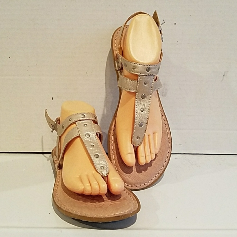 BJORNDAL BEIGE LEATHER THONG STYLE SANDALS -sz 10